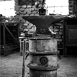 Výroba nových nástrojů v kovárně, Znojmo 2014